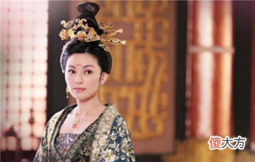 【历史故事】皇帝逃命,群臣劝他:请烧掉粮仓!皇帝却说:不许烧,全留给叛军