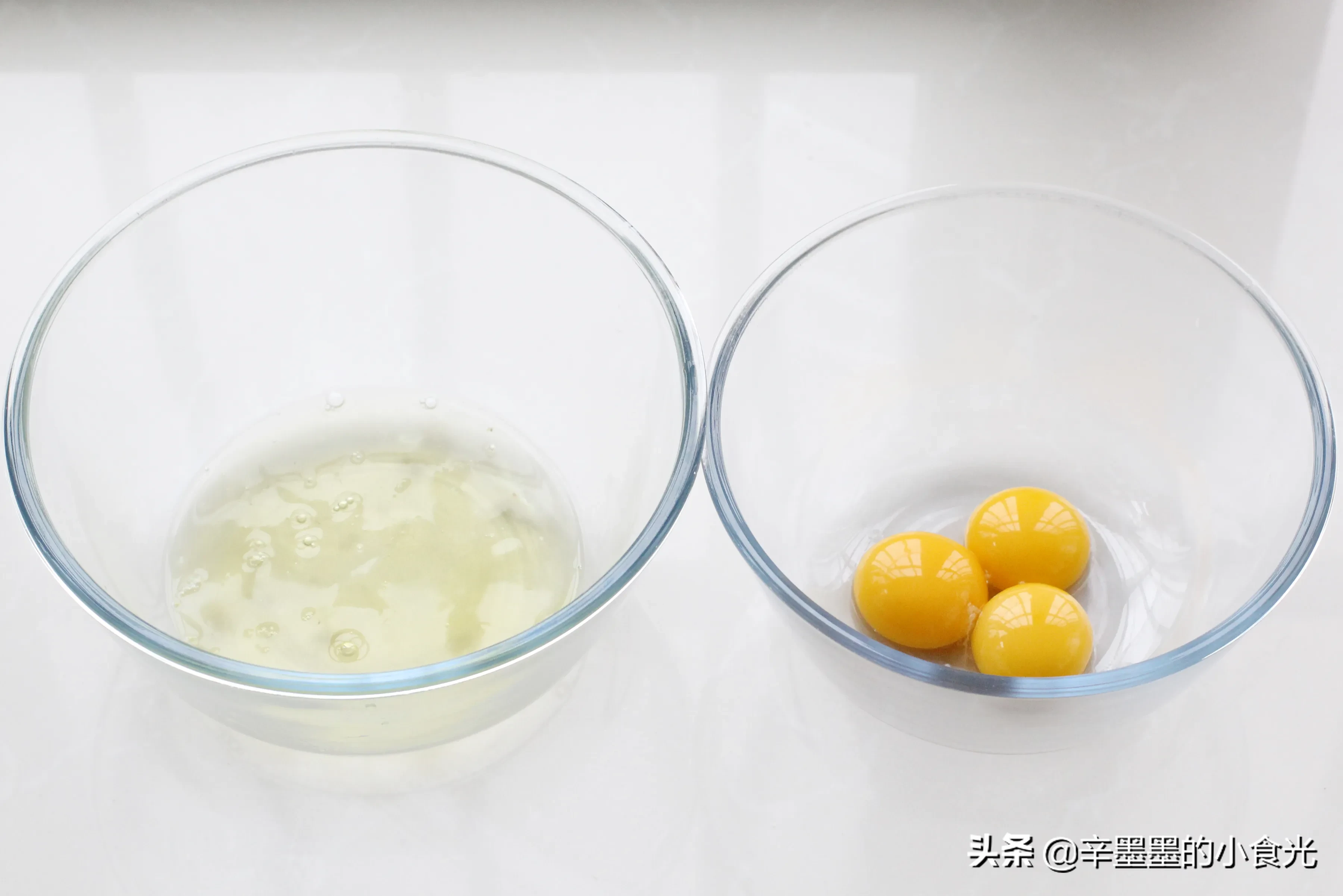 美食测评团 6月吃什么 夏天不适合吃烘烤类的甜品，所以做了这款蒸蛋糕
