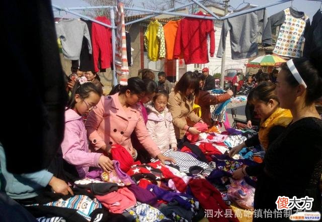 摆地摊什么好卖又挣钱 用手机摆摊卖什么好
