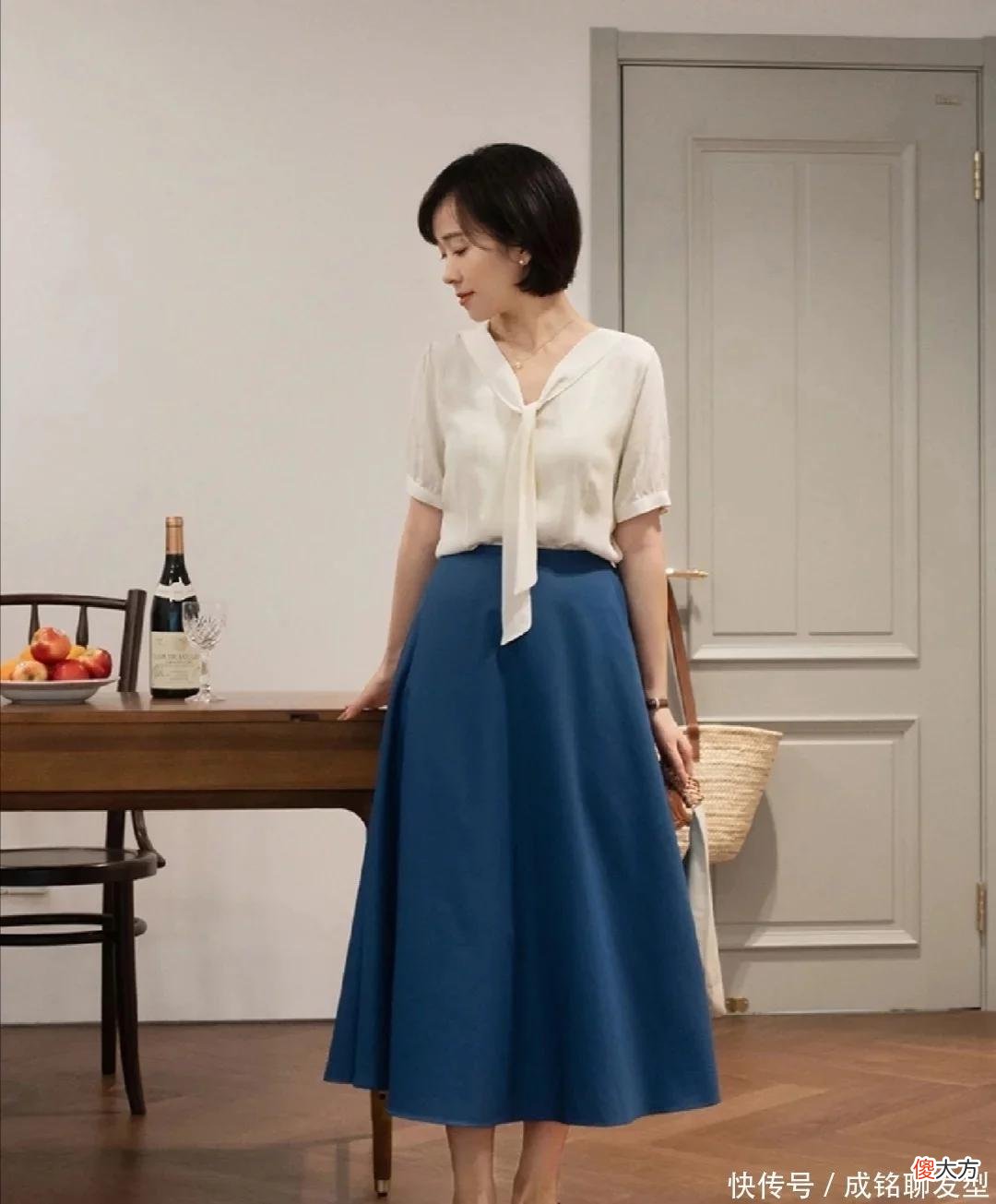 【就爱时尚】真正会穿衣的女人，把普通的“衬衫”都能穿出高级感，时尚有品位