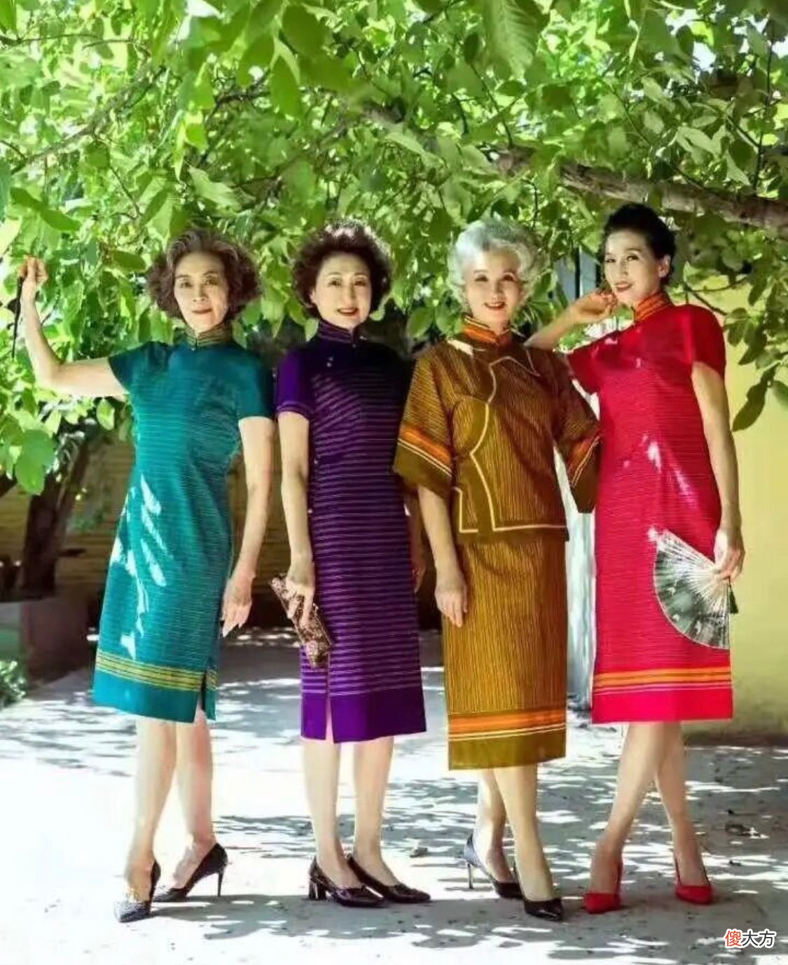 【就爱时尚】这群“上海阿婆”才是真正优雅到老：不爱老年装爱旗袍，洋气高级