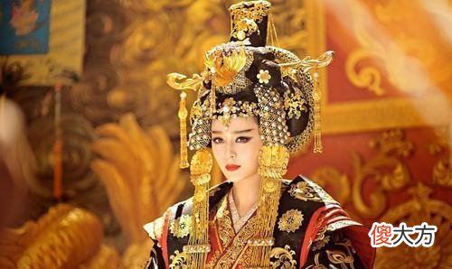 【历史故事】民工挖到一对金菩萨，拒绝古董商4万元收购，找专家鉴定被收缴