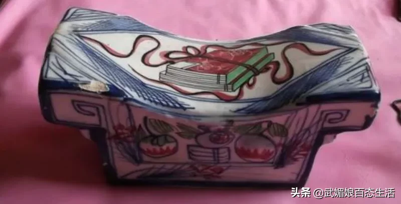 古代人为什么睡觉时爱用瓷枕头，难道他们不怕硬吗？原来是为了女子方便！