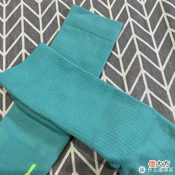 【就爱时尚】胖胖买衣服 篇四十二：好看又舒适，Nike SX7557跑步袜