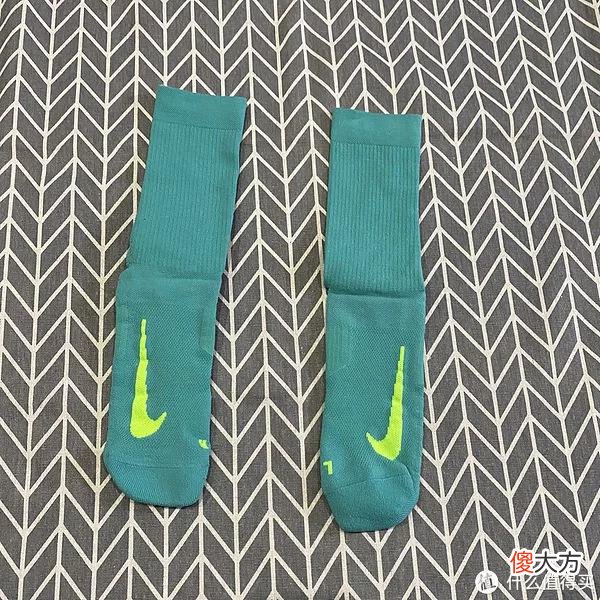 【就爱时尚】胖胖买衣服 篇四十二：好看又舒适，Nike SX7557跑步袜