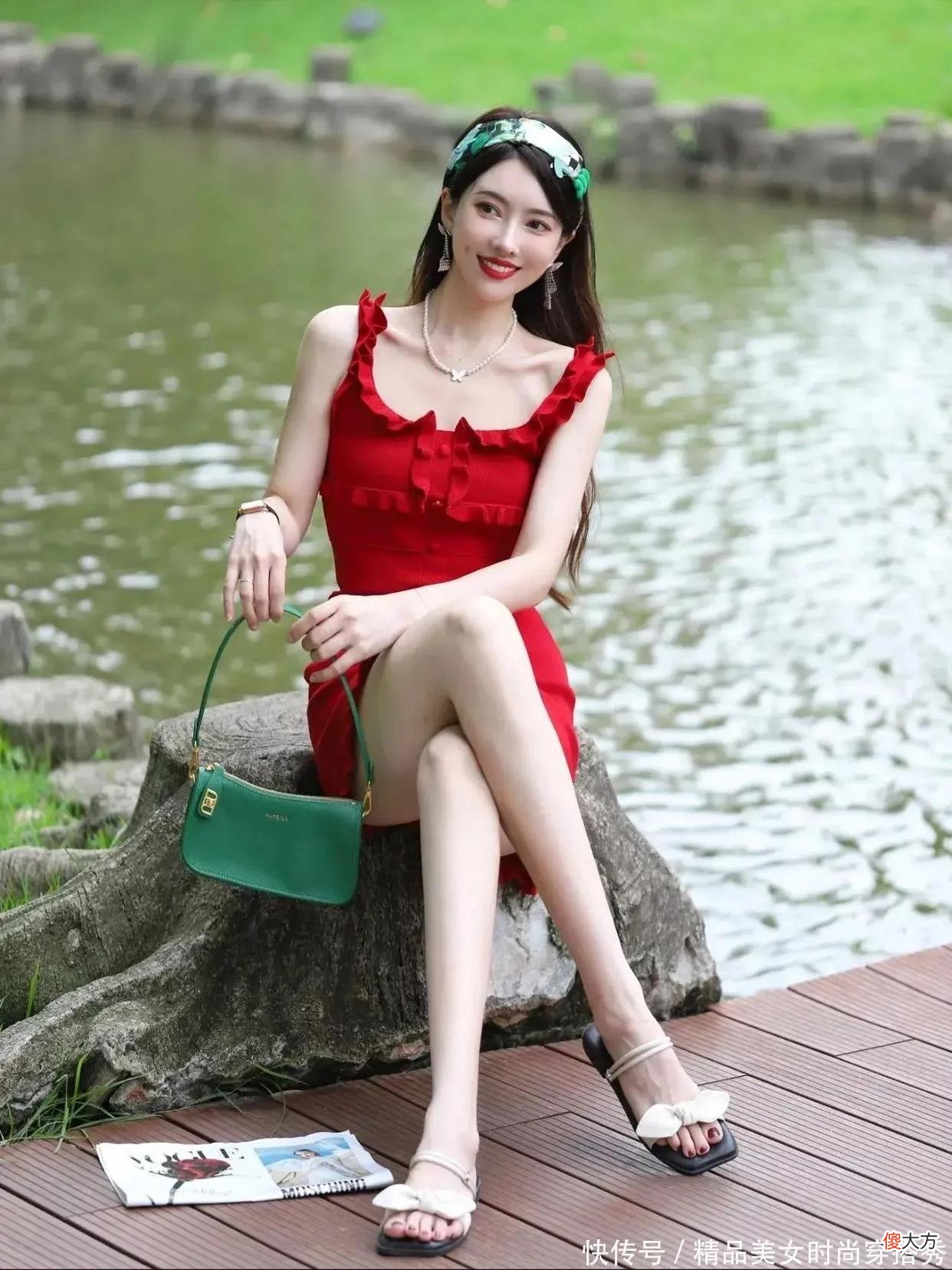 【时尚一点】小姐姐穿一袭明媚的红色连衣裙，彰显出了她的完美气质