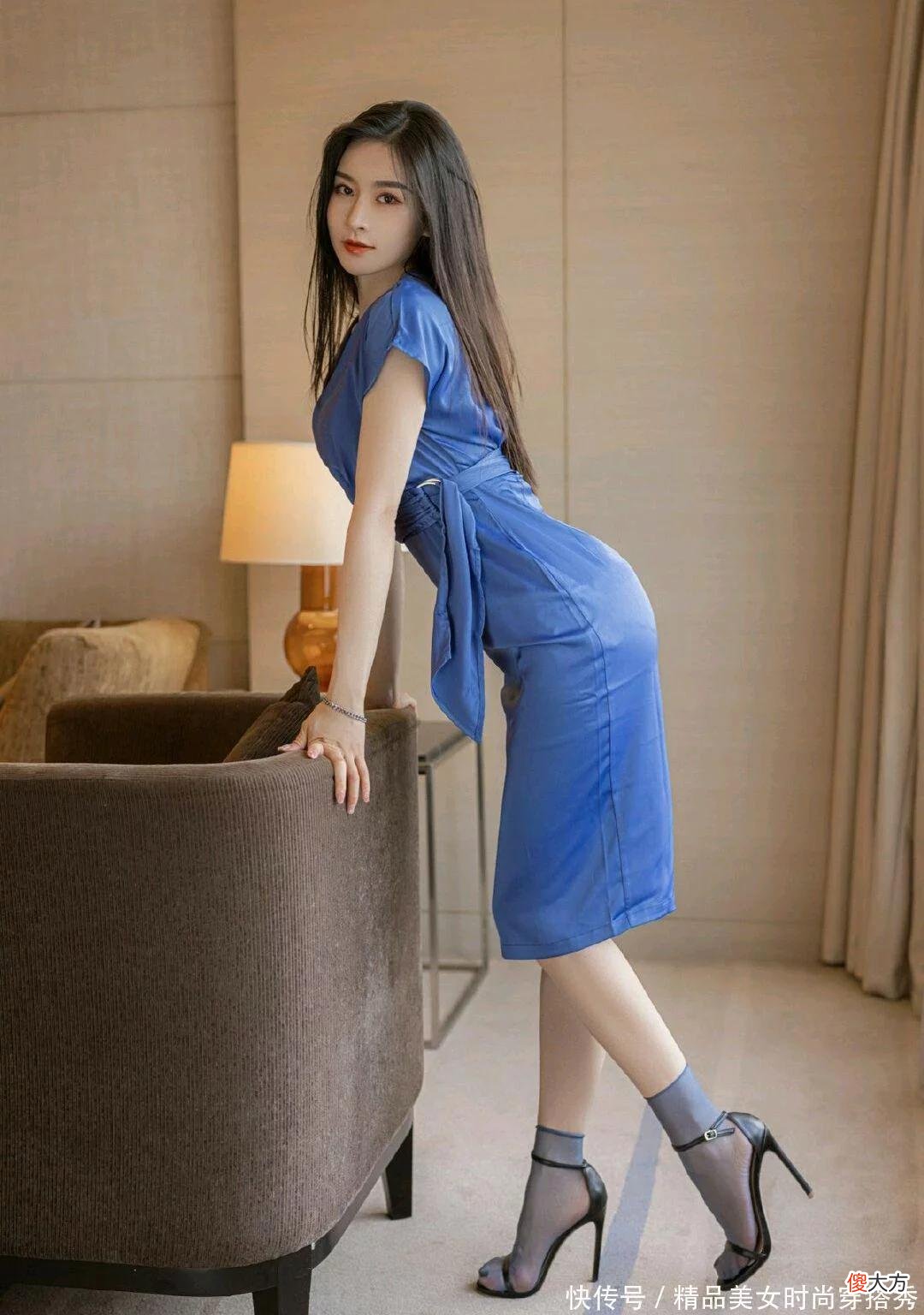 【时尚一点】茵蓝慵懒风格的连衣裙舒适自然，恬静优雅