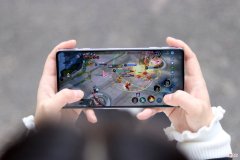 学生党买手机别纠结 手机店里学生党买什么手机好