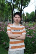【时尚一点】基础款T恤怎么穿更好看？小个子男生有哪些搭配技巧，能显高显瘦