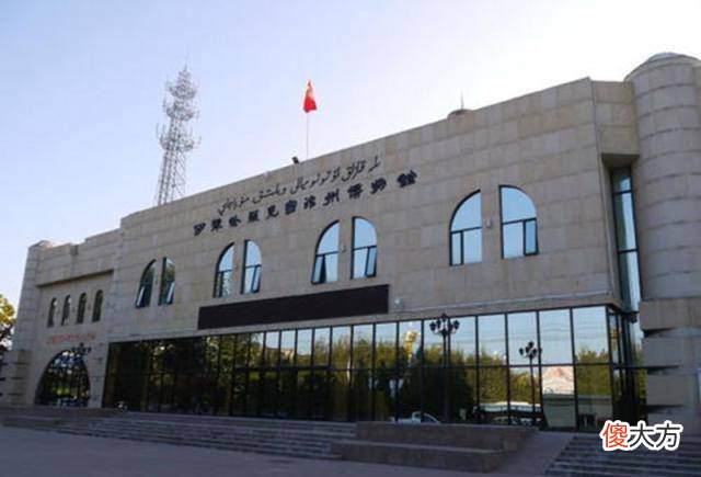 【历史故事】农民挖出一件瓷器10万拒卖上交获奖1000元,专家:至少1亿