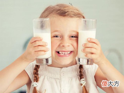 宝宝六个月长的乳牙，如何做好科学护理工作，关系到后期换牙问题