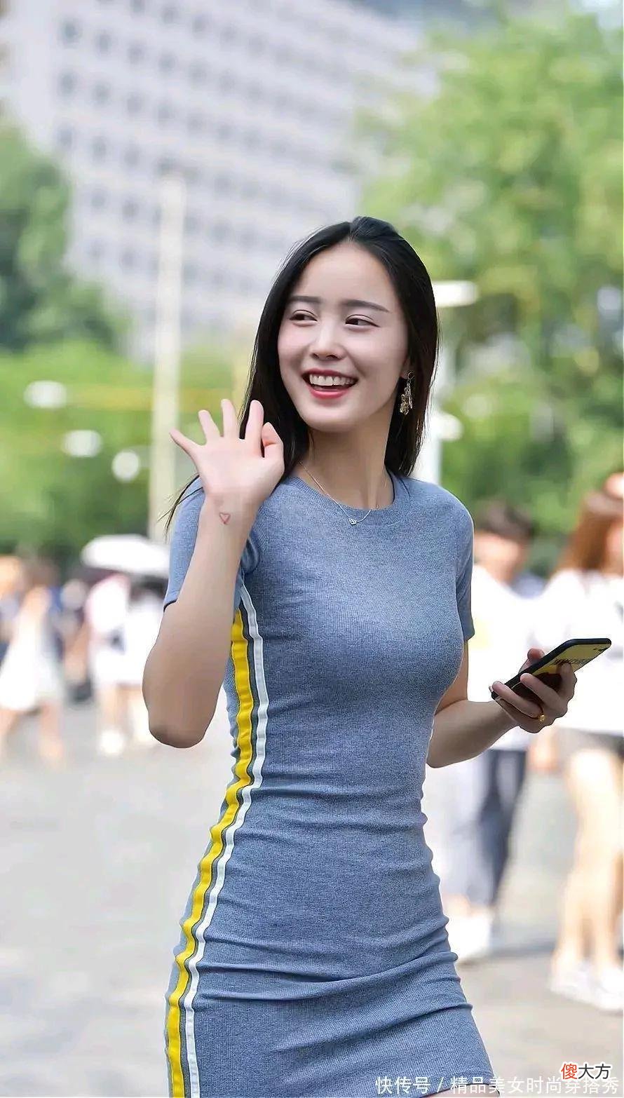 【就爱时尚】浅灰色包臀裙简约又修身，特别有女人味