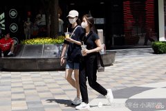 【就爱时尚】夏季爱美的女生，选择裙装的打扮还是裤装的穿搭？穿着效果很重要