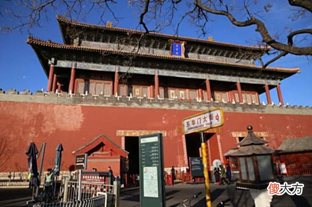 【历史故事】原来古代城门上的门钉有大作用，不只是装饰而已