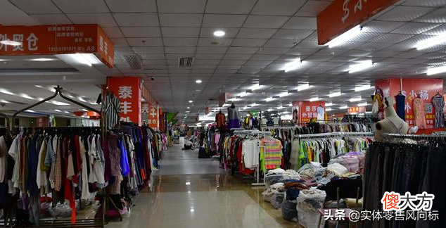 服装实体店纷纷倒闭，这将会走向末路吗？