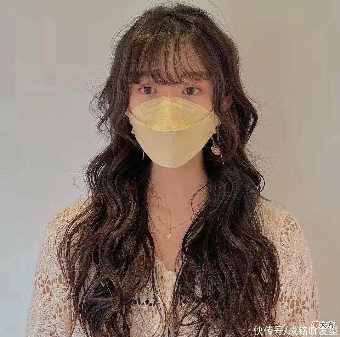 【时尚一点】奔三的女生怎么样烫发，时尚洋气不老气，不伤发质还要好打理？
