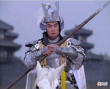 【爱历史】赵云如此完美，刘备为何要选择高傲的关羽守荆州？