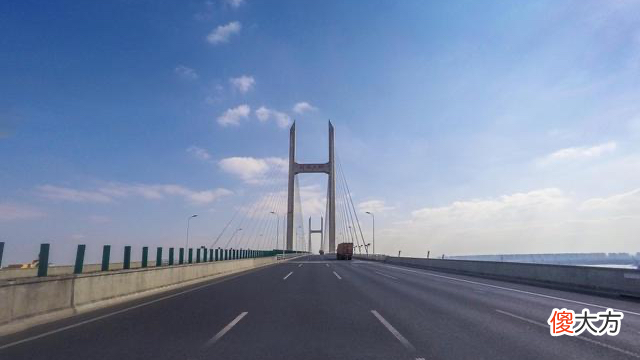 高铁是高速铁路还是高速列车 高速铁路和高铁