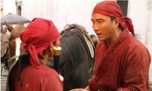 洪武元年,刚刚登基的明太祖朱元璋进寺庙烧香,他指着大殿上的佛像问朕也需要跪着
