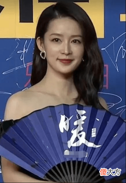 【时尚一点】红毯成明星的“修罗场”,杨幂老气