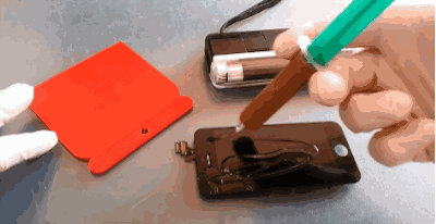 手机屏幕碎了怎么办 手机屏碎了用什么简易方法粘好