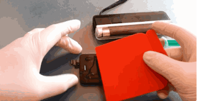 手机屏幕碎了怎么办 手机屏碎了用什么简易方法粘好