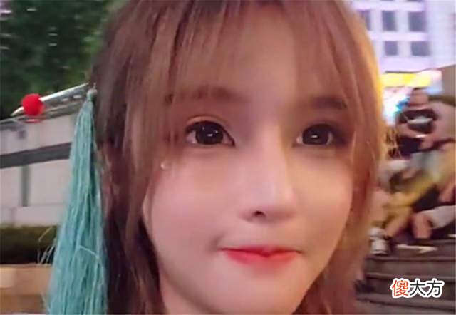 【游戏世界】腿姐轩子后继有人？新晋女神不二丸叽走红，街头路演COS神女小乔