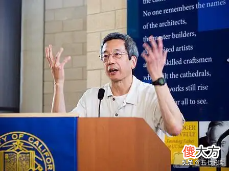 钱学森侄子钱永健谈钱学森 钱学森的亲侄子钱永健，在获得诺贝尔化学奖后，却公开表示