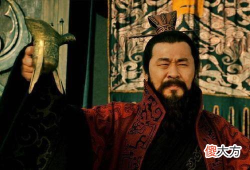 【历史故事】三国时期父子皆英雄的例子为何那么多？乱世生存难，教育得跟上