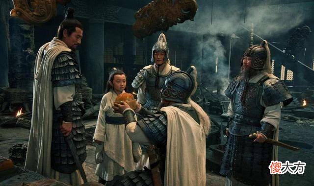 【历史故事】三国时期父子皆英雄的例子为何那么多？乱世生存难，教育得跟上