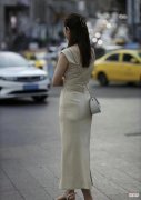 【时尚一点】精致穿搭才能提高外在美，选择时尚裙装出镜，穿出你想要的与众不同