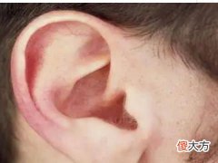 如何从耳朵看男人花心的面相
