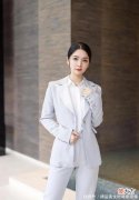 【就爱时尚】一套好的西装套装，帮助你提升职场的气质和气场