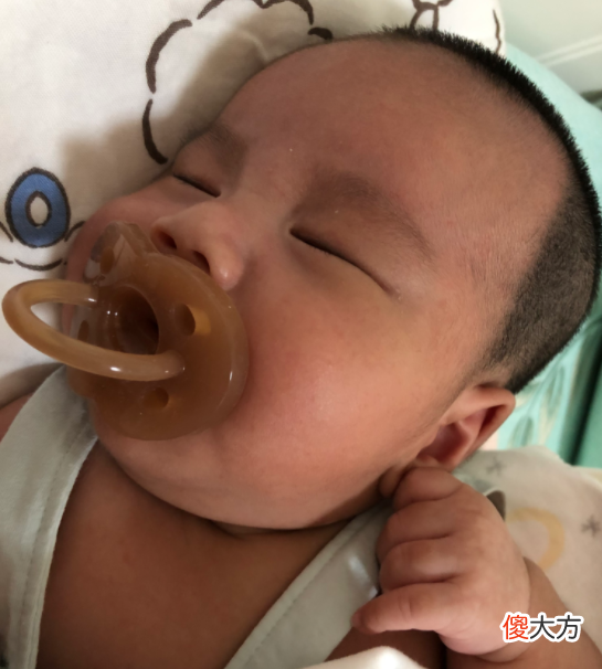 宝宝肠绞痛出现前,征兆早已在暗示,妈妈别不当回事