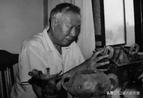1972年马王堆汉墓考古 1972年,考古工作者意外发现了马王堆汉墓