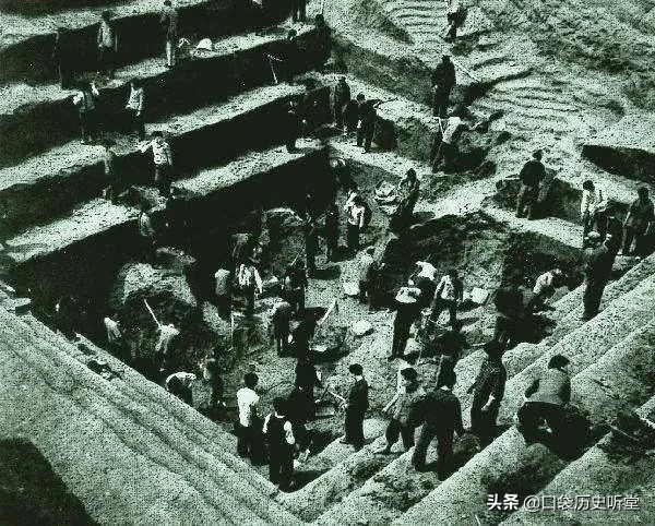 1972年马王堆汉墓考古 1972年,考古工作者意外发现了马王堆汉墓