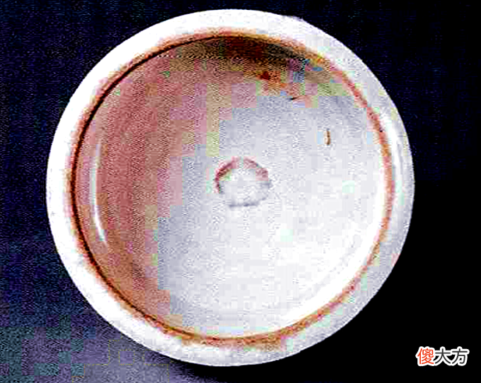 1972年4月10日，浙江省湖州市妙西公社渡善大队的社员们到陈家山挖土烧砖