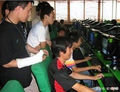 【游戏世界】听着回心转意玩着传奇看着老照片
