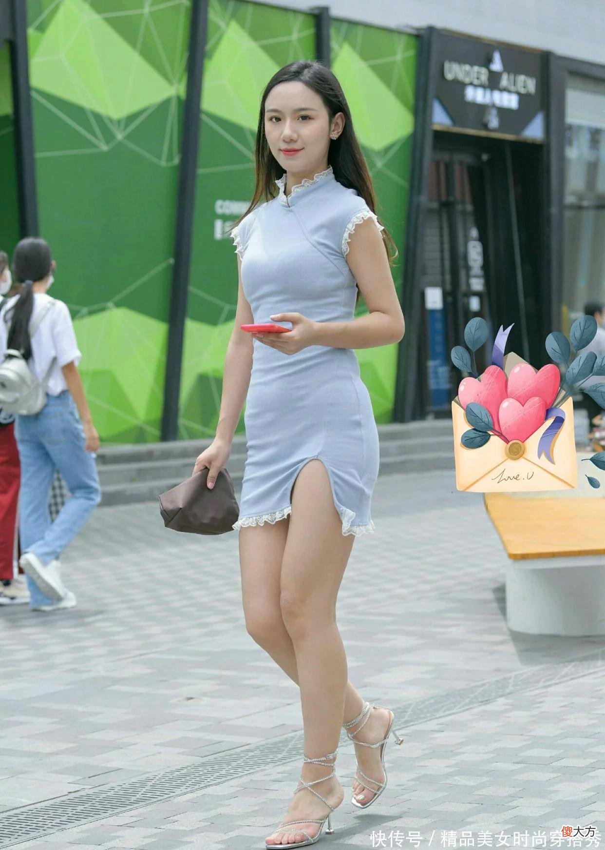 【就爱时尚】淡蓝色复古旗袍裙，白色蕾丝镶边显得更有小女人味
