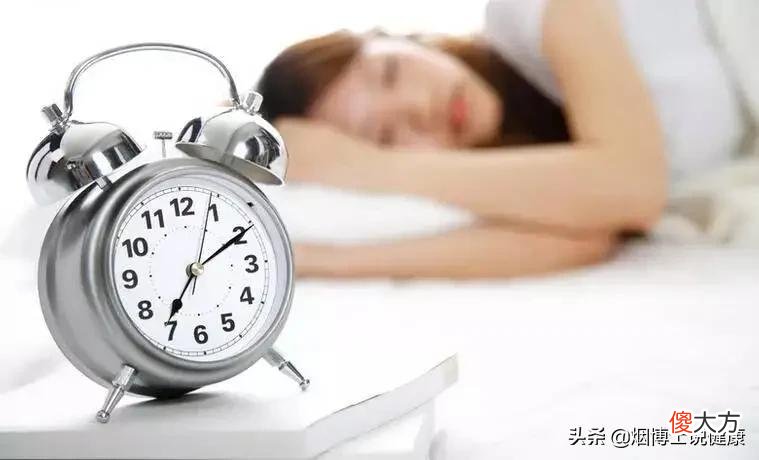 人睡三觉命比纸薄有什么后果 人睡三觉,命比纸薄?这3种觉睡多了伤身