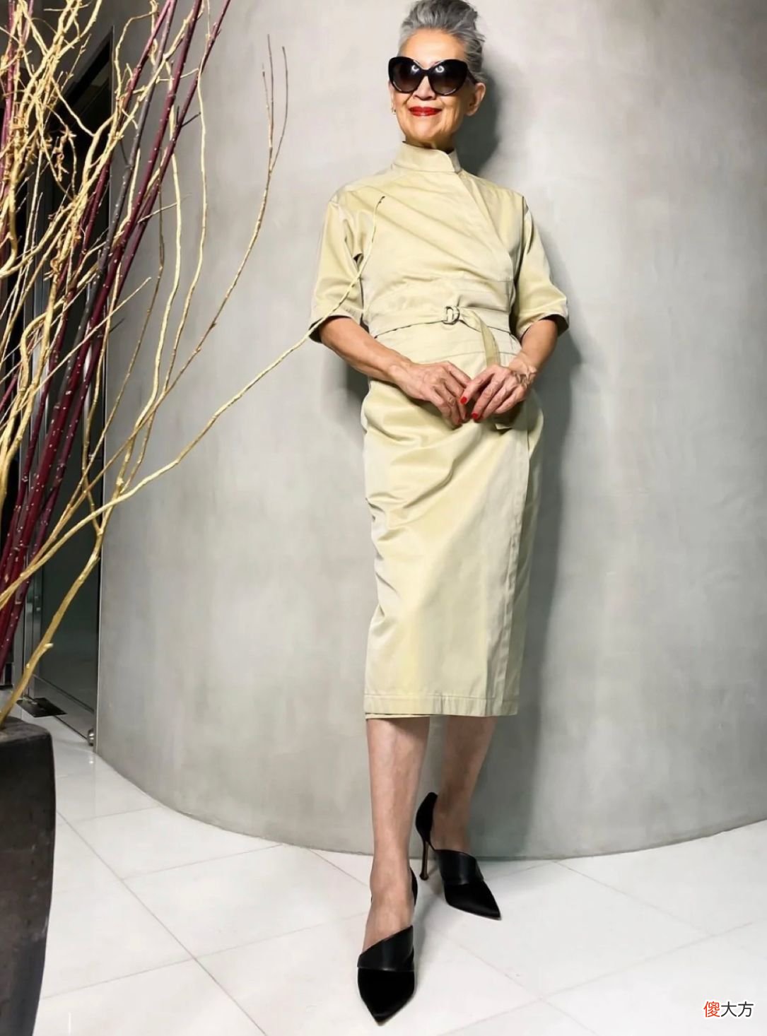 【就爱时尚】这才是奶奶辈女人该有的穿搭：不服老也不扮嫩，美得高级又从容