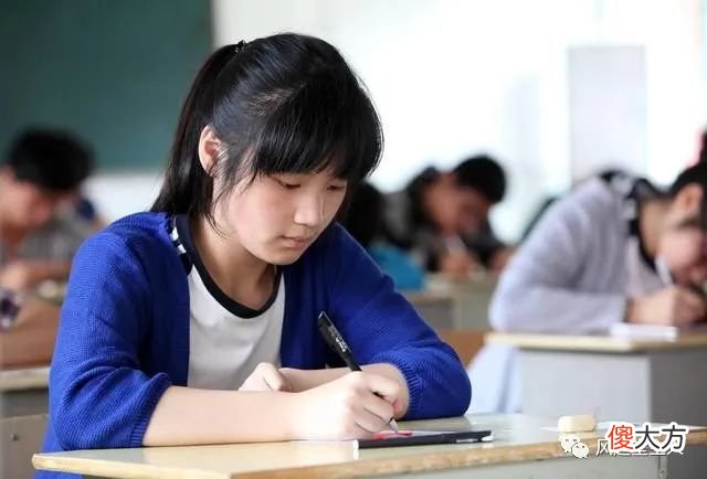 高一休学在家玩手机，父母急也没用，帮孩子找到“三感”才是关键