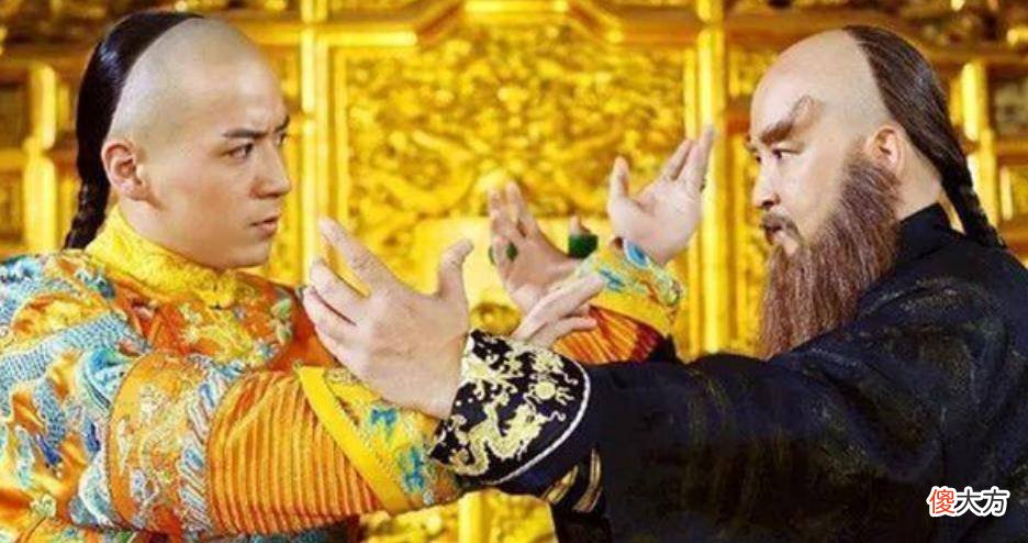 【历史故事】康熙下棋输给侍卫10天后发下侍卫遗体，康熙说出8字成千古名言