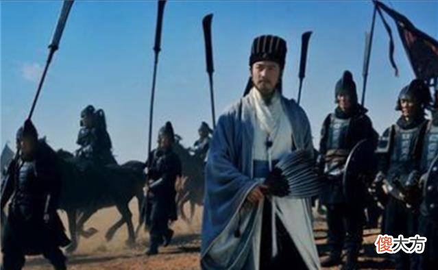 【爱历史】诸葛亮杀了一个旷世奇才提拔一个文盲大将，16年后挽回蜀汉江山