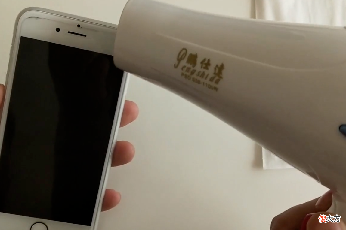 手机听筒有灰尘怎么清理 清理手机灰尘用什么方法好