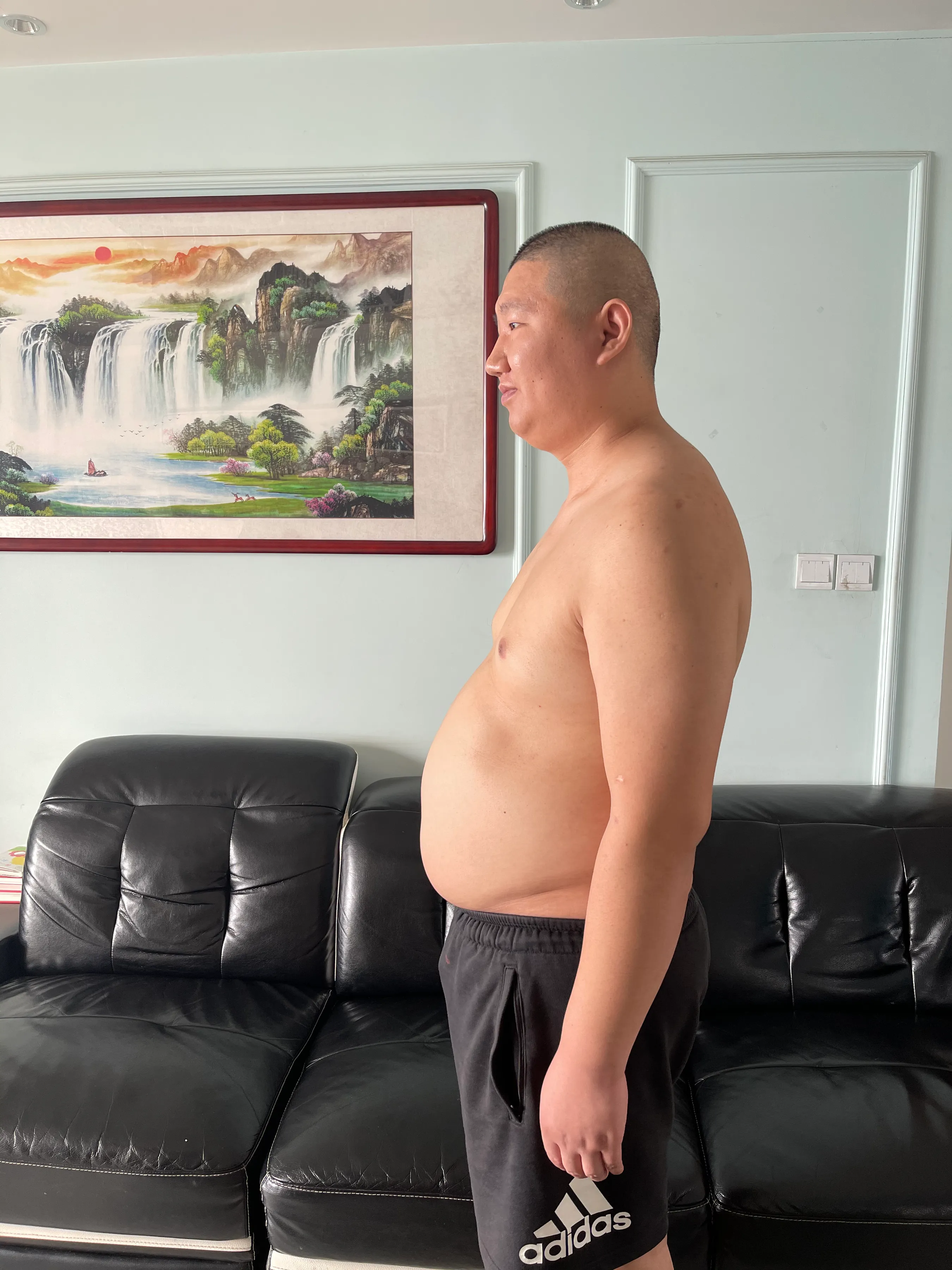 楠哥瘦了60斤用的是什么减肥法 大家好，我是瘦了60斤楠哥
