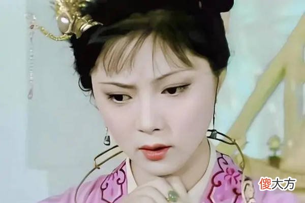 【爱历史】《红楼梦》中薛宝钗是如何成为元春的副主任的？