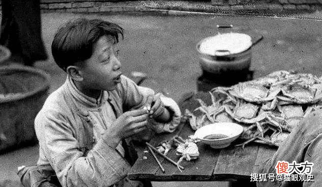 【爱历史】古时候人们吃不上饭，为什么不抓鱼虾来吃，反而吃树皮呢？