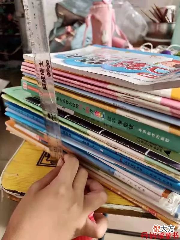 驼背、脊柱侧弯.....选错书包害了娃，一篇告诉你怎么挑