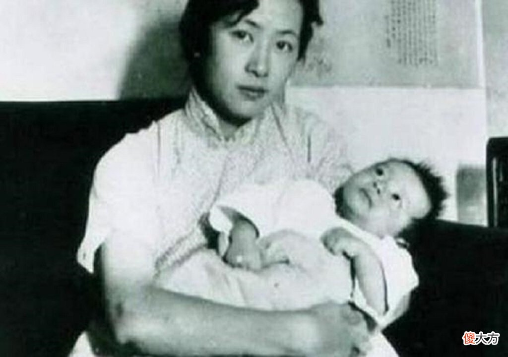 【爱历史】林徽因罕见老照片：在欧洲度蜜月，带6岁女儿骑驴，美得不可比拟
